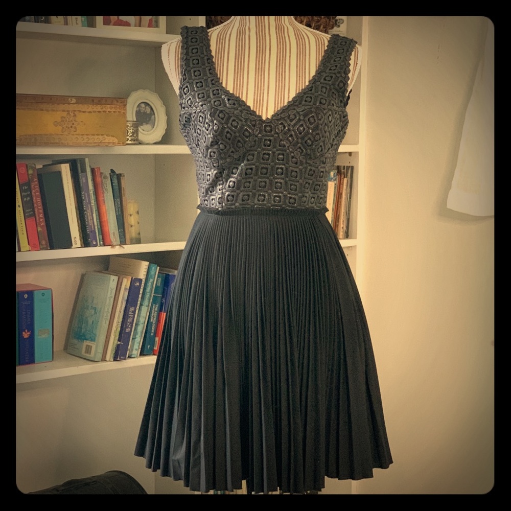 Catherine Malandrino cocktail dress.. NWT. SZ 0